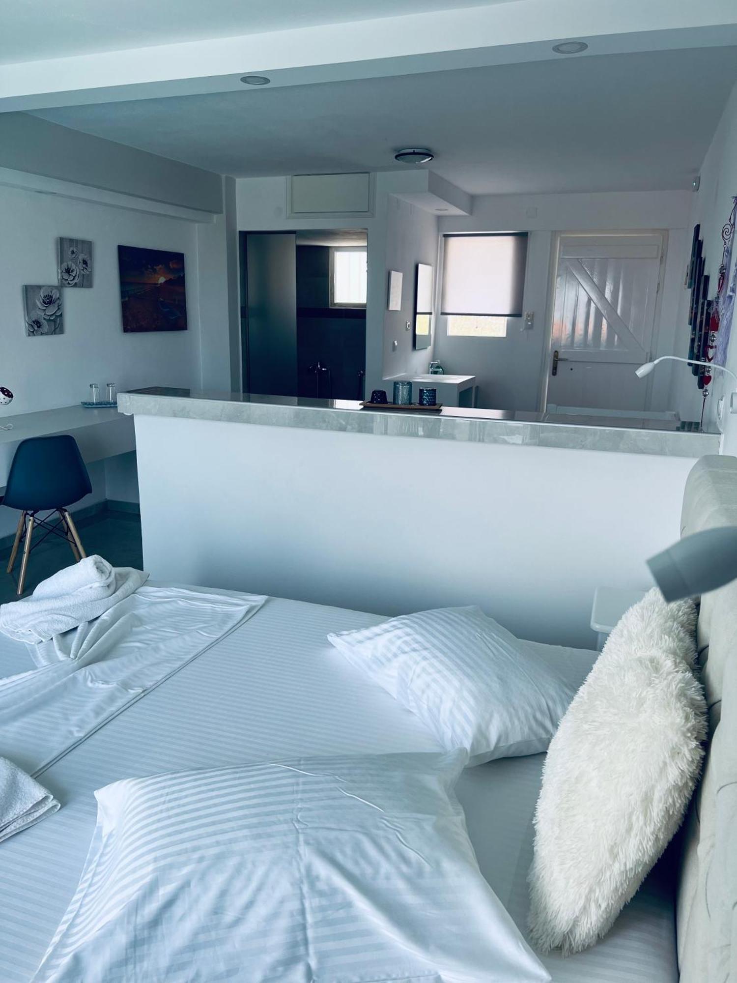 Silia Suites Malia Exteriör bild